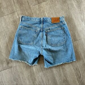 Levi’s 501 mid thigh shorts